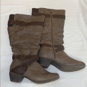 Cute slouchy boots 👢😁